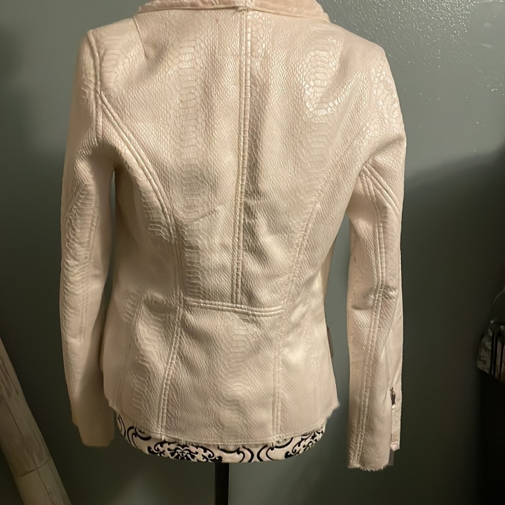 Jacket - Picture 3 of 4